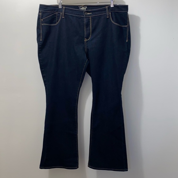Old Navy The Flirt Women's Denim Jeans Plus‎ Sz 18 Short - Picture 1 of 10